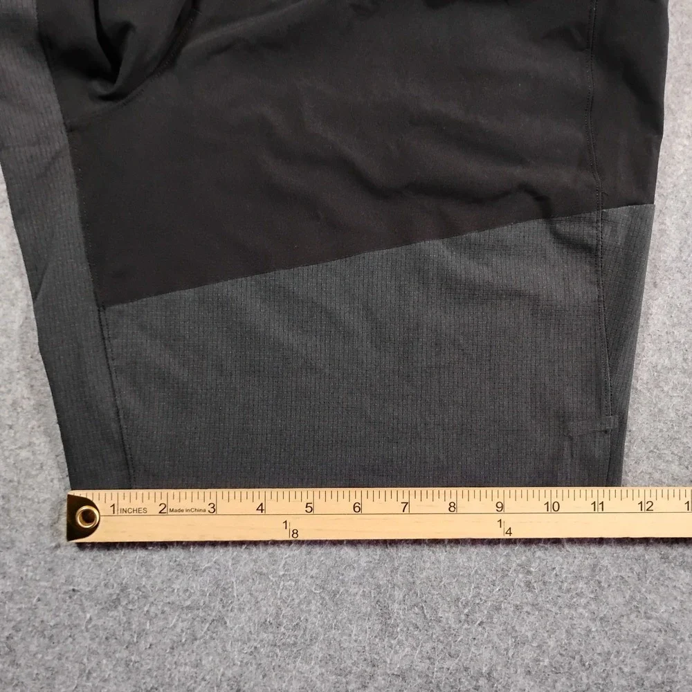 Lululemon Namaste At The Beach Shorts Mens Large Black Grey 8 Inch Inseam